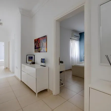 Seaside Bliss - 3Br Holiday Apartment Sliema Exterior photo
